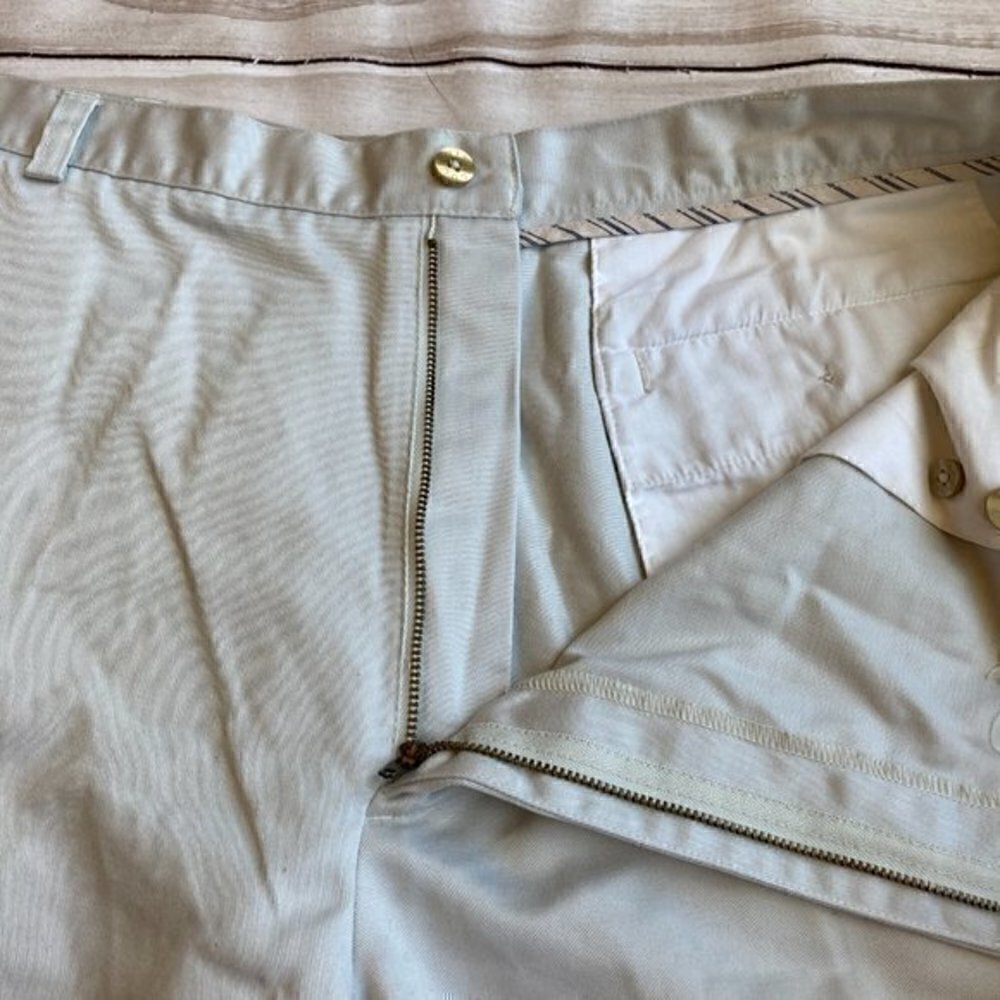 Nike Men's Khaki Golf Shorts Size 42 - Picture 4 of 10